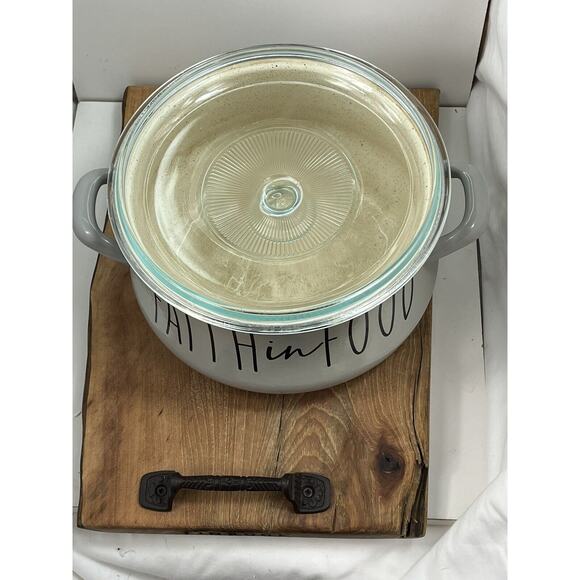 CHEFS ATELIER Light Grey 4.8 QT ENAMELED STEEL Pot “Faith in Food” Lid Cast - Picture 11 of 12